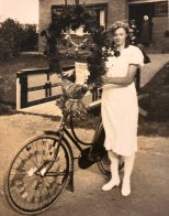 sjoukje met de fiets